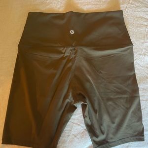 Lulumelon Align Green Shorts 8” Size 10